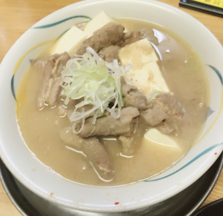 新江古田の焼鳥ホワイトはうすのもつ煮込み豆腐