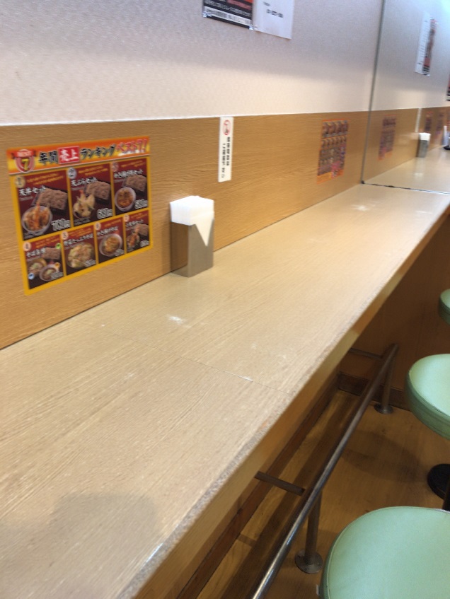 いわもとQ歌舞伎町店のカウンター席