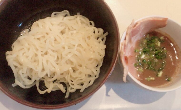 アイランド食品 横浜ラーメン吉村家 インスタント生麺をつけ麺にアレンジ