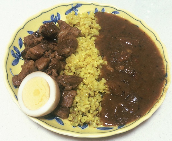 spicy curry魯珈のチキンカレーとルーロー飯