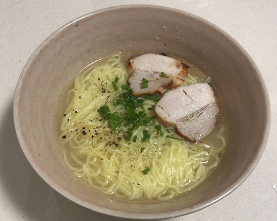 ケンタッキー オリジナルチキンの骨を使ったラーメン