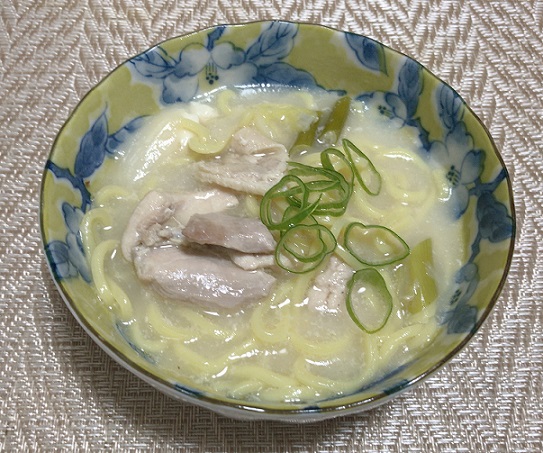 カルディ鶏白湯鍋ラーメン
