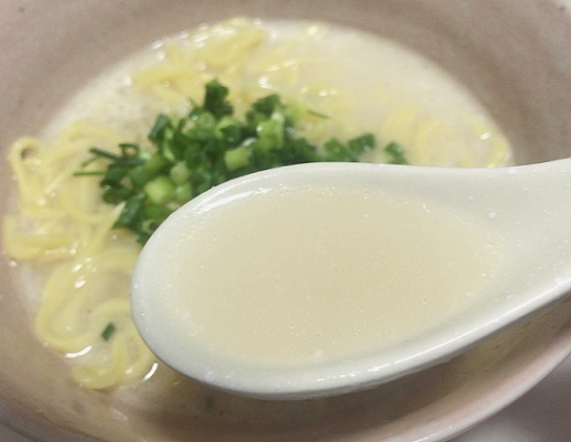 コムタンスープの素のスープ