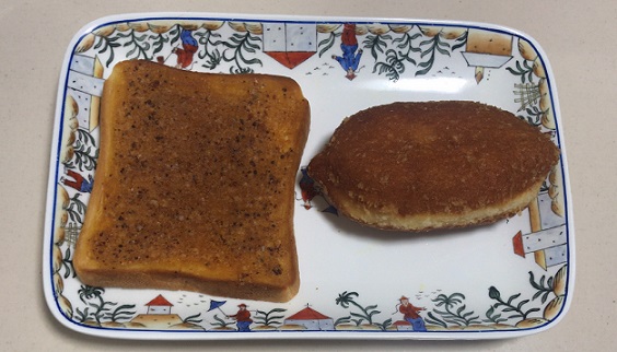 ぬって焼いたらカレーパンとカレーパン