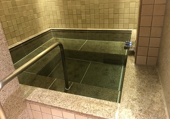 リッツカールトン京都ロッカールーム内のお風呂