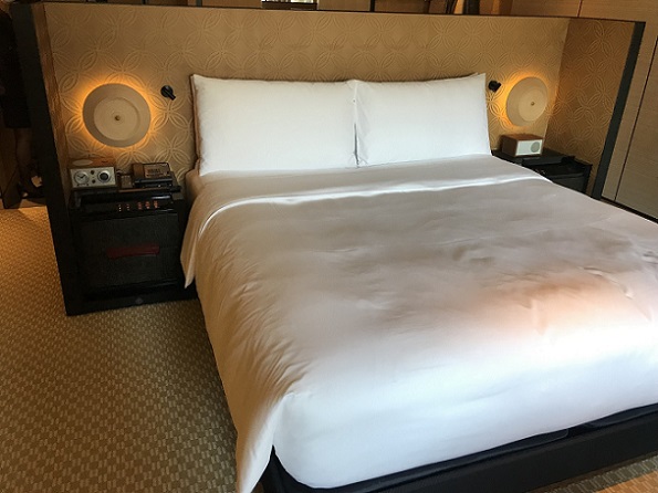 リッツカールトン京都のベッド