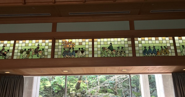 ウェスティン都ホテル京都の葵殿のステンドグラス