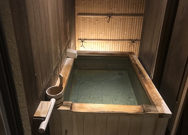 翠嵐ラグジュアリーコレクションホテル京都の温泉露天風呂付きの部屋