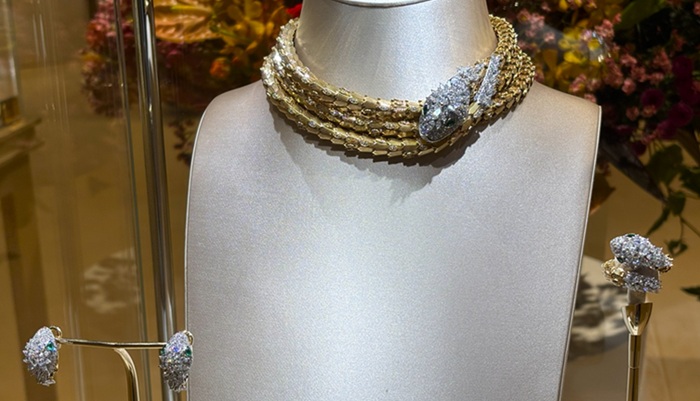 ブルガリのセルペンティのネックレス