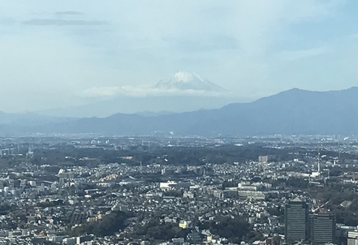 横浜ロイヤルパークホテル から見る富士山