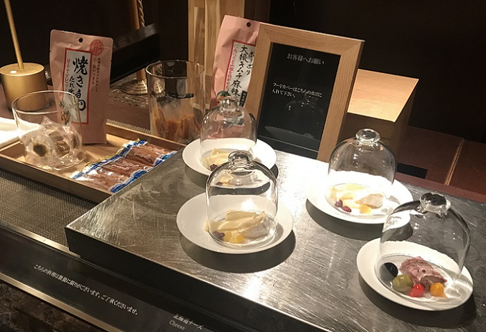 京王プラザホテル札幌のクラブラウンジの食べ物