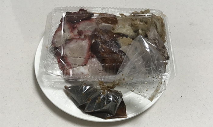 横浜中華街の金陵にてテイクアクト