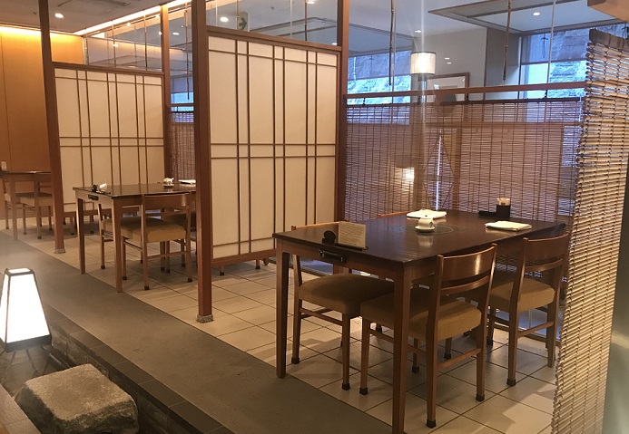 ザ・プリンス パークタワー東京の日本料理 芝桜のテーブル席