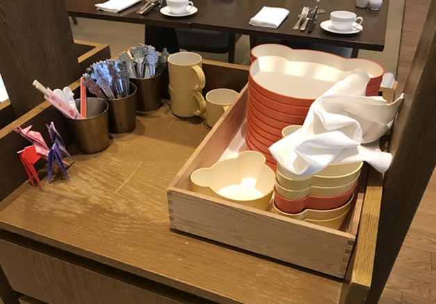 JWマリオットホテル奈良の朝食会場の子供用食器