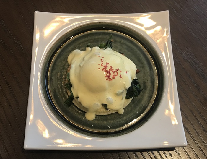 JWマリオットホテル奈良の朝食のエッグベネディクト