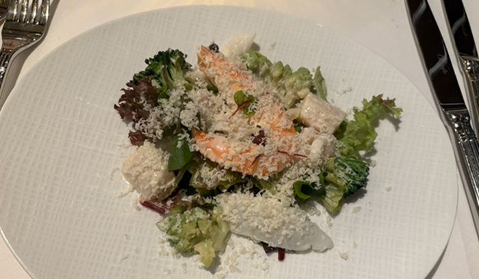 北斎の魚介のシーザーサラダ