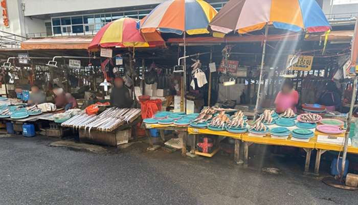釜山のチャガルチ市場の露店