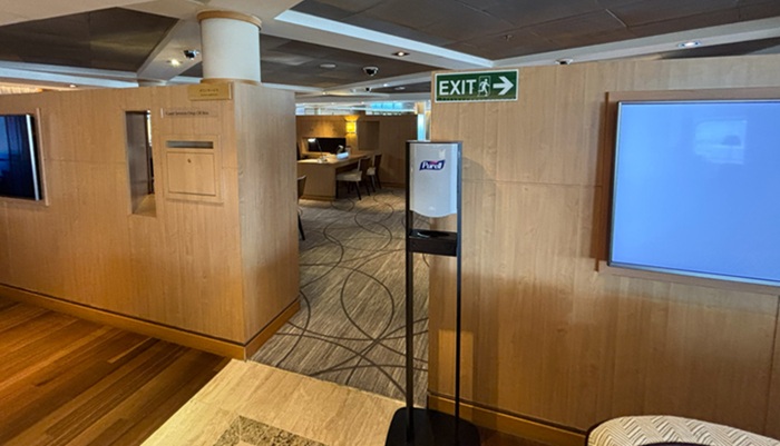 三井オーシャンフジのデッキ7にあるゲストサービスの入り口